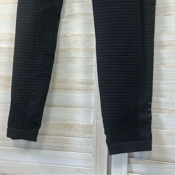 Gymshark Lasercut Perforated Black Workout Leggings Medium - Picture 5 of 11